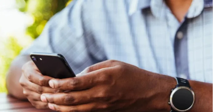 Böyük ekran sevməyənlər üçün 5 Android smartfonu Qiymətlər və xüsusiyyətlər