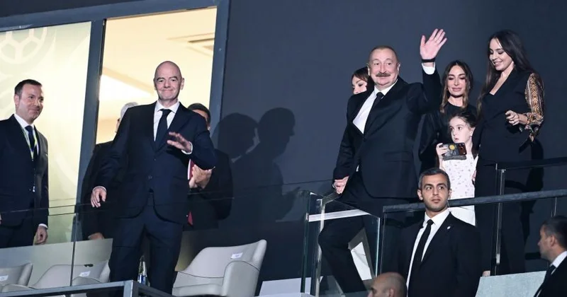 Prezident ailə üzvləri ilə birgə çempionatın açılışında Şəkillər