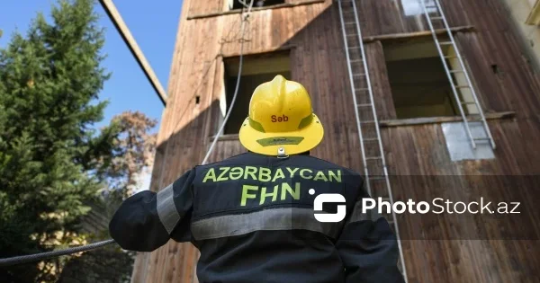 В Товузе спасатели вызволили 7 месячного младенца из запертой квартиры