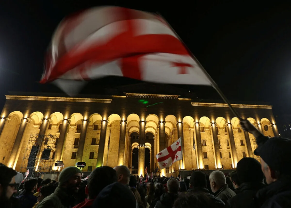 Tbilisidə müxalifət parlamentə doğru yürüşə başladı