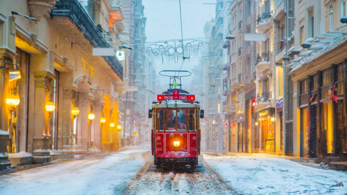 Yeni İli İstanbulda qarşılamaq üçün ən romantik tətil seçimləri FOTOLAR