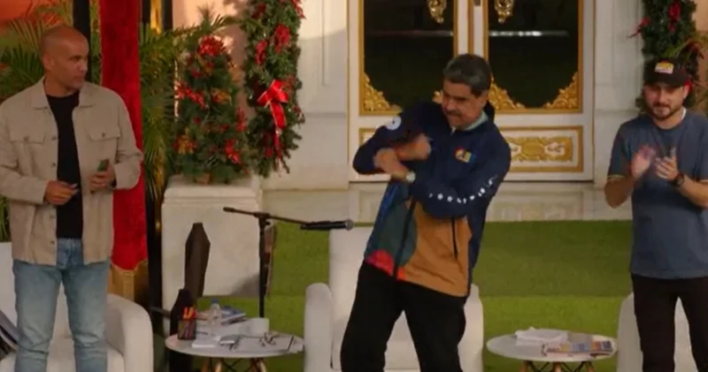 Trampın devirmək istədiyi prezident rəqsi ilə gündəm oldu VİDEO