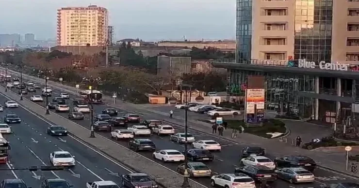 Bakıda sıxlıq olan yollar açıqlandı SİYAHI