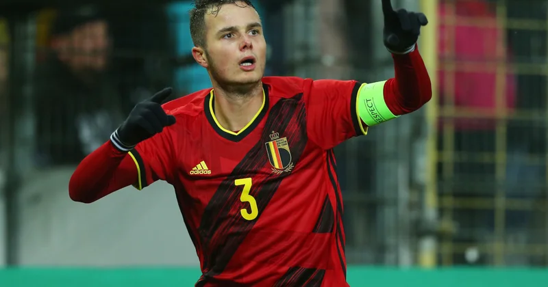 Belçikalı futbolçu 26 yaşında karyerasını bitirdi İdmanXəbər