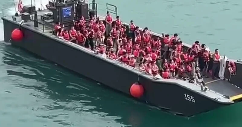 В Сингапуре проходит выставка военно морского флота ВИДЕО