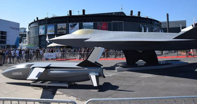 KİV: Fransa könüllü hərbi xidməti tətbiq edəcək