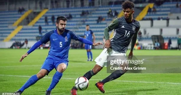 Yığmamızda oynamış milliləşdirilmiş futbolçu karyerası ilə bağlı qərar verdi