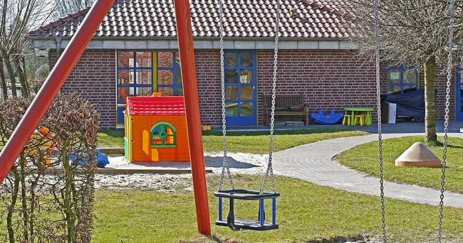 Xərçəng xəstəliyinin əmələ gəlməsində birinci sırada asbest maddəsindən uşaqları uzaq tutmaq lazımdır