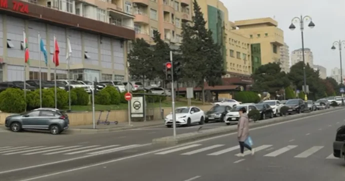 Bakıda bu yolda yeni işıqforlar quraşdırıldı VİDEO