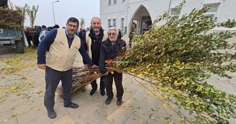Malatyada zərər görmüş fermerlərə 12 min ərik tingi paylandı FOTO