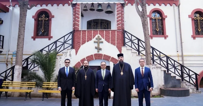 Dövlət komitəsinin sədri Bakı şəhəri Ali Mələk Mikayıl kilsəsini ziyarət edib