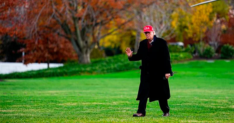 Tramp 1,1 milyard dollar itirdi