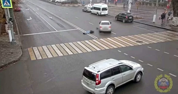 Qadın sürücü qadın piyadanı vurdu Polis onun hara baxdığını araşdırır VİDEO