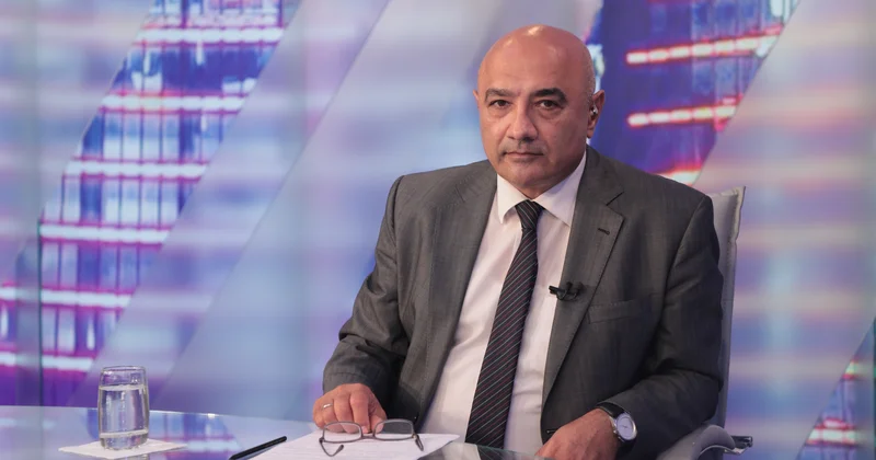 Вопрос мира и лабиринт алогичности