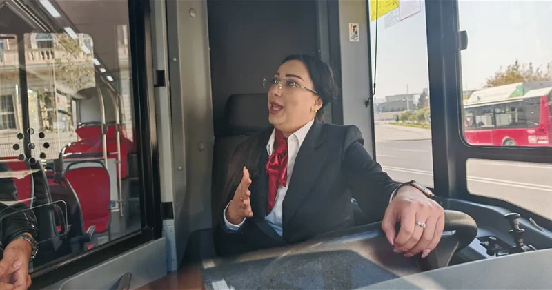 Женщины водители автобусов приступили к работе в Баку ФОТО