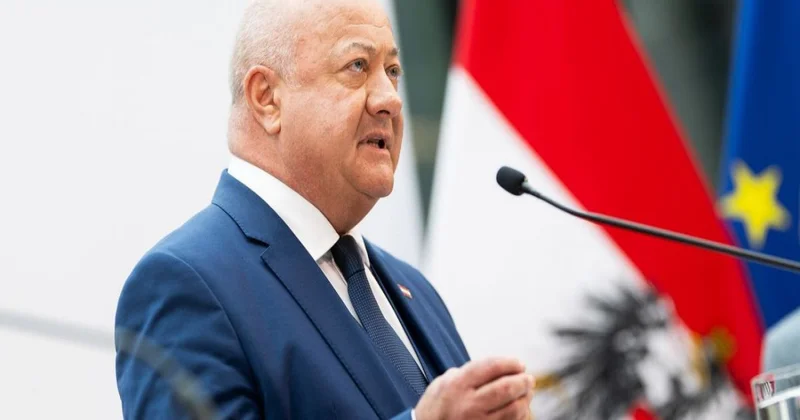 Avstriya kansleri: ABŞ ın səylərinə baxmayaraq, AB Rusiyaya təzyiq göstərməyə davam edəcək