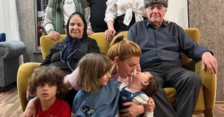 Vəfat edən valideynlərini bu foto ilə yad etdi