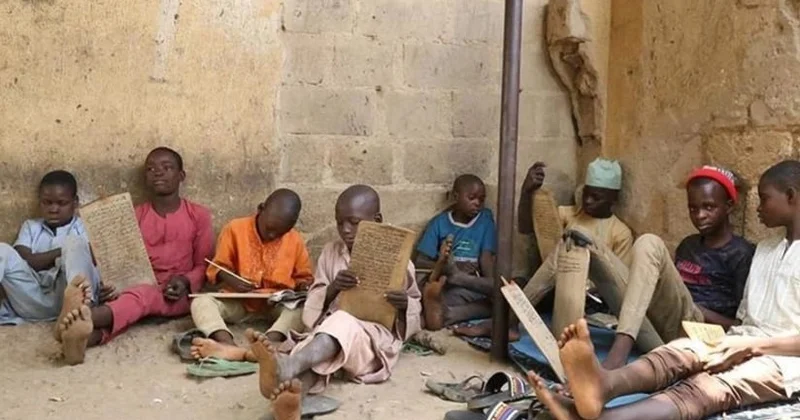 Terrorçuların oğurladığı məktəblilərdən 50 si QAÇDI