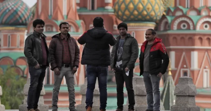 Россия хочет завезти сотни тысяч индийцев
