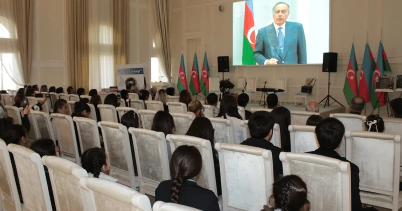 Gəncədə şeir müsabiqəsi: Ulu Öndərə həsr olunan misralar