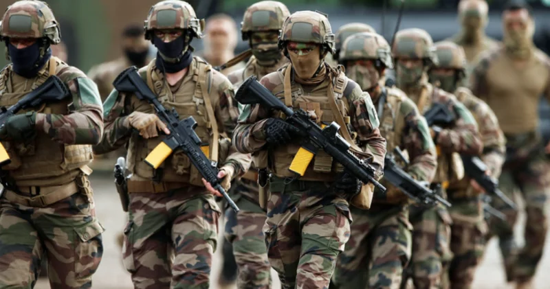 Rusiyadan Makronun Fransada könüllü hərbi xidmətin tətbiqi planlarına reaksiya