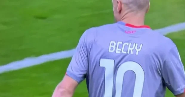 Zorakılığa qırmızı vərəqə Seria A nın 5 klubundan örnək addım