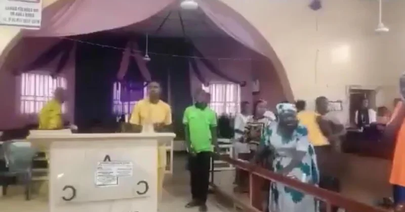 Nigeriyada kilsədən qaçırılan 38 nəfər azad edilib