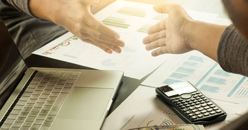 Dövlət qurumuna 604 minlik mənzil satan Mehman Məmmədov kimdir?