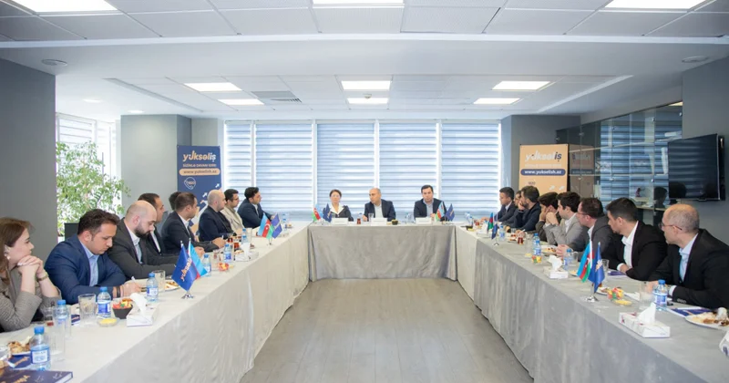 Emin Əmrullayev beşinci “Yüksəliş” müsabiqəsinin qalibləri ilə görüşüb