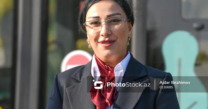 Детская мечта стала реальностью: как преподаватель информатики села за руль автобуса в Баку