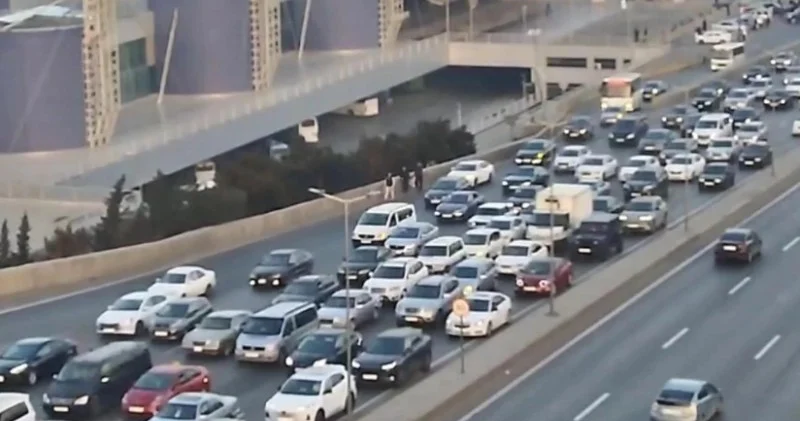 Bakı həftəyə tıxacla başladı SİYAHI