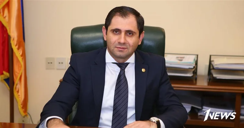 Министр обороны Армении вновь пригласил оппозиционных депутатов осмотреть новую технику