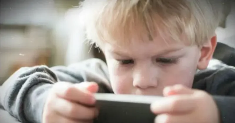 Malayziyada azyaşlılara sosial mediada hesab açmaq qadağan edəcək