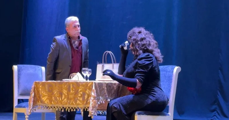 В Гянджинской государственной филармонии состоялась постановка "Ev dar" коллектива "Bu şəhərdə" ФОТО