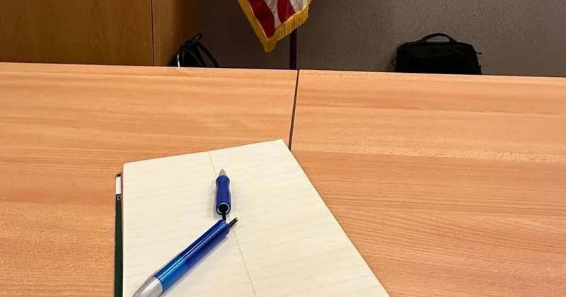 Переговоры в Женеве в прямом смысле довели до ручки: украинский делегат сломал её на месте Minval Politika