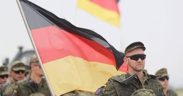 Almaniya məcburi hərbi xidməti nəzərdən keçirir...