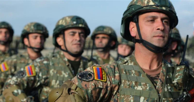 Министр обороны Армении: Полтора года срочной службы не предполагают сокращение численности армии