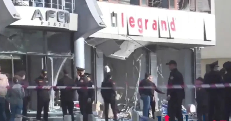 Bakıdakı partlayış bu plazada baş verib YENİLƏNİB