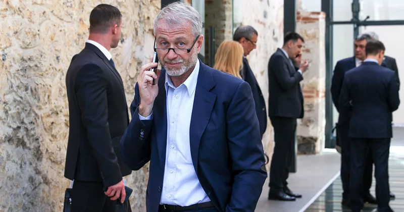 Абрамович спрятал в британских офшорах $7 млрд перед началом войны