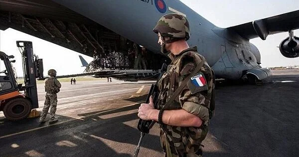 Fransa könüllüləri orduya çağırır Yeni strategiya