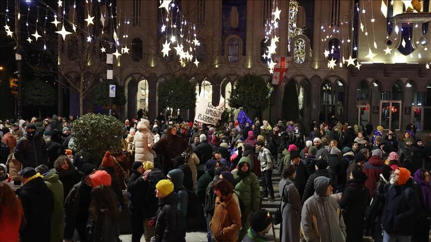 В Тбилиси продолжаются антиправительственные протесты ВИДЕО