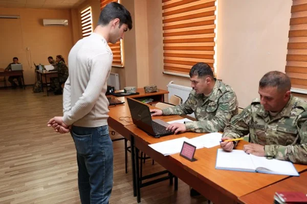 Hərbi vəzifəlilərin təlim toplanışlarına çağırılması ilə bağlı yeni qayda Yeni Çağ Media