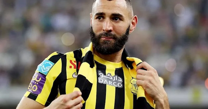 Benzema Pikassonun rəsmini aldı Foto