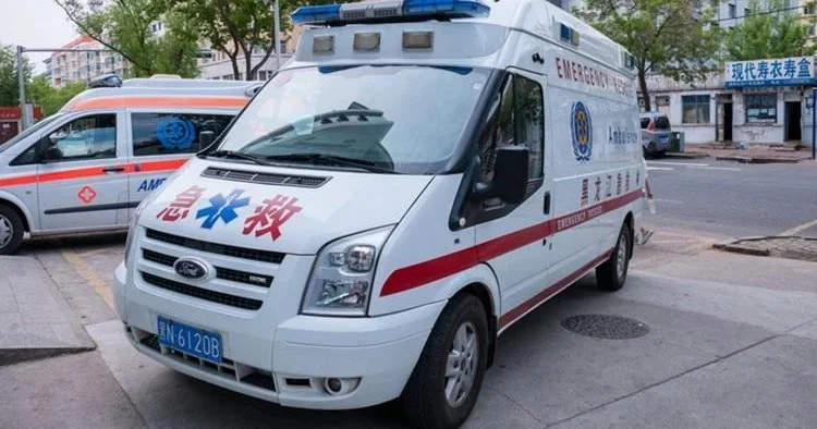 Çində şagirdləri daşıyan mikroavtobus gölə düşdü 8 ölü