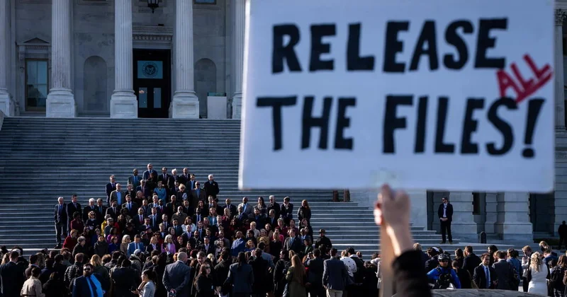 Файлы Эпштейна удалось прочитать полностью ВИДЕО