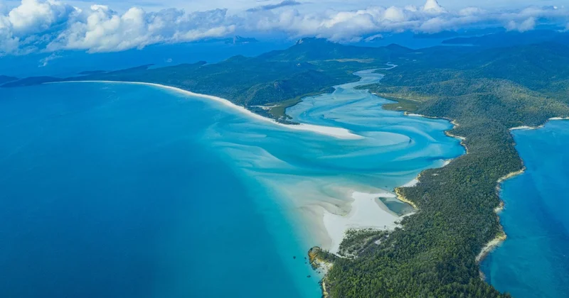 Avstraliya Böyük Sədd rifi adalarından birini amerikalılara 1,2 milyard dollara satıb