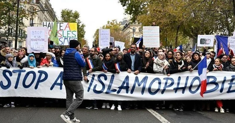 Fransada islamofobiya: Başörtülü qadın Paris metrosunda zorakılığa məruz qalıb