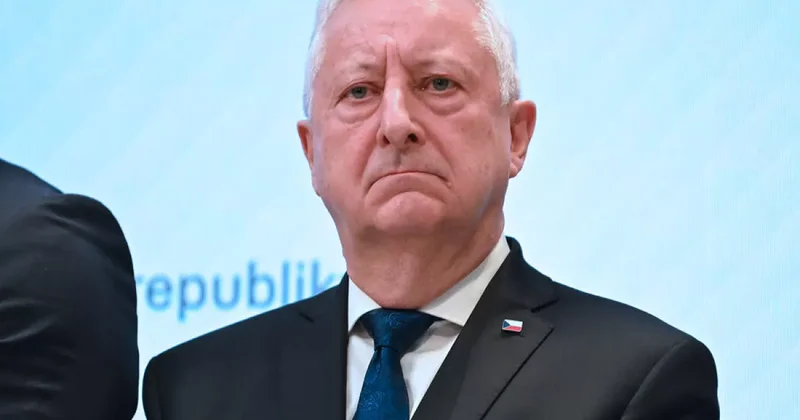 Новому министру обороны Чехии запретили говорить об Украине