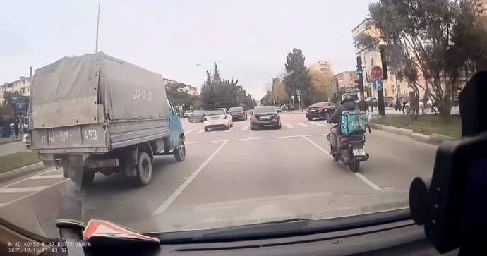 Sağa dönmə zamanı avtobus zolaqlarında qəzaya düşə bilərsiniz XƏBƏRDAQLIQ