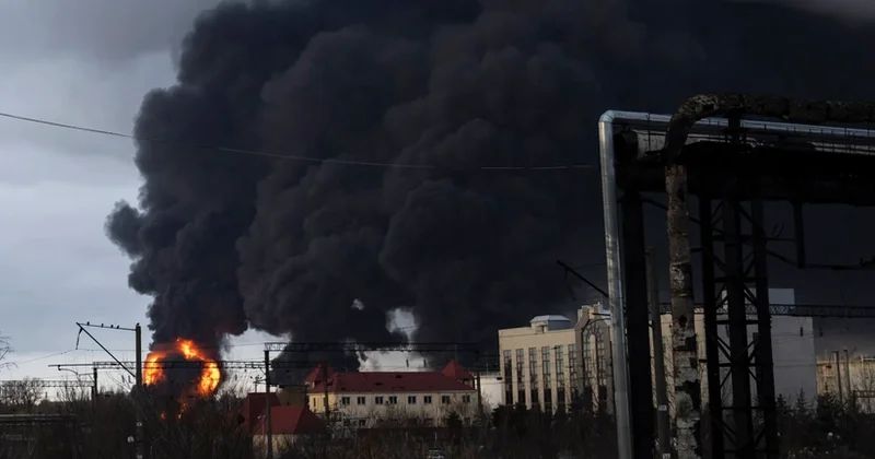Rusiya Ukraynanın Cənub limanına zərbələr endirib: Qara dənizə yağ sızması baş verib